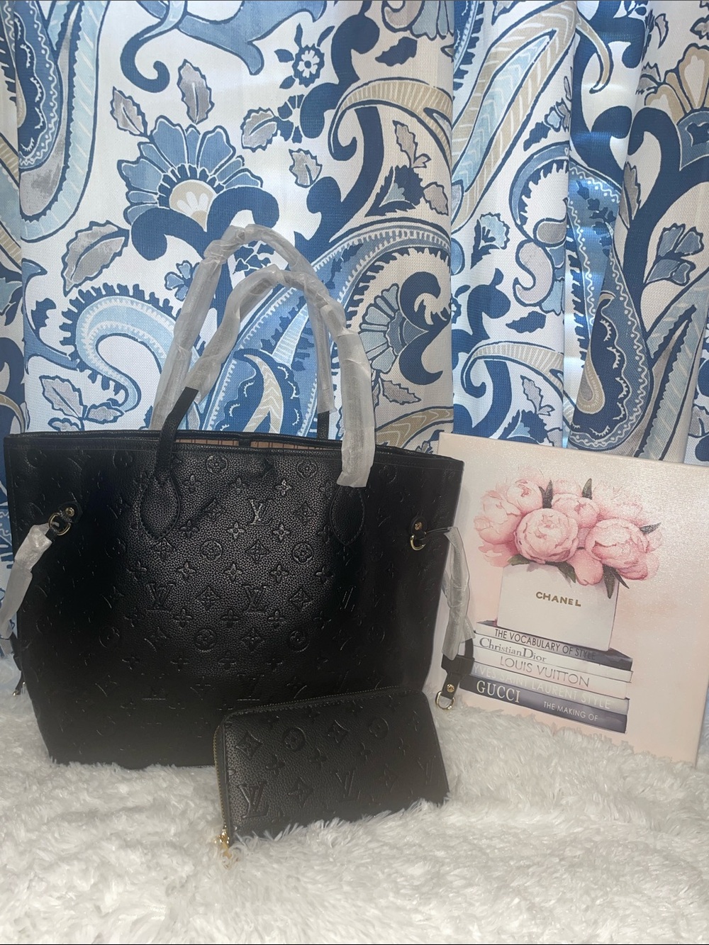👜NEW Black Embossed Leather Tote with Matching Wallet Set